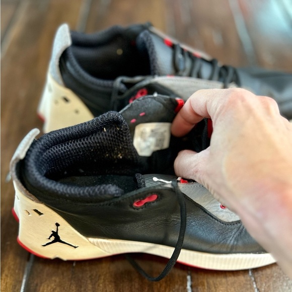 Men’s Nike‎ Jordans - Picture 2 of 5